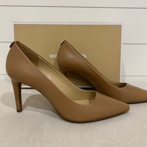 MICHAEL Michael Kors Dorothy Leather Pump